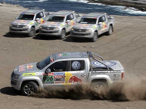 Ралли Дакар сопровождают 30 автомобилей Volkswagen Amarok и 5 Multivan Panamericana - Volkswagen